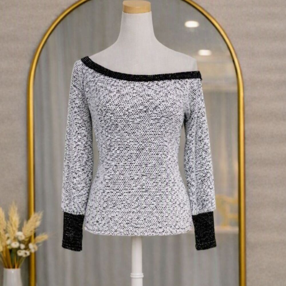 Venus Women’s Off‑Shoulder Sweater Size XS NWOT